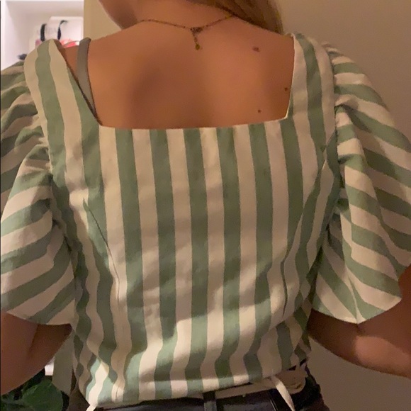 stripe green flowy sleeve top - Picture 2 of 4